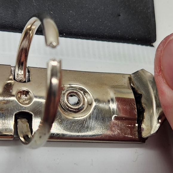 Preowned Geometric Design Retro Looking Trapper Keeper 2" 3- Ring Binder - Picture 3 of 16